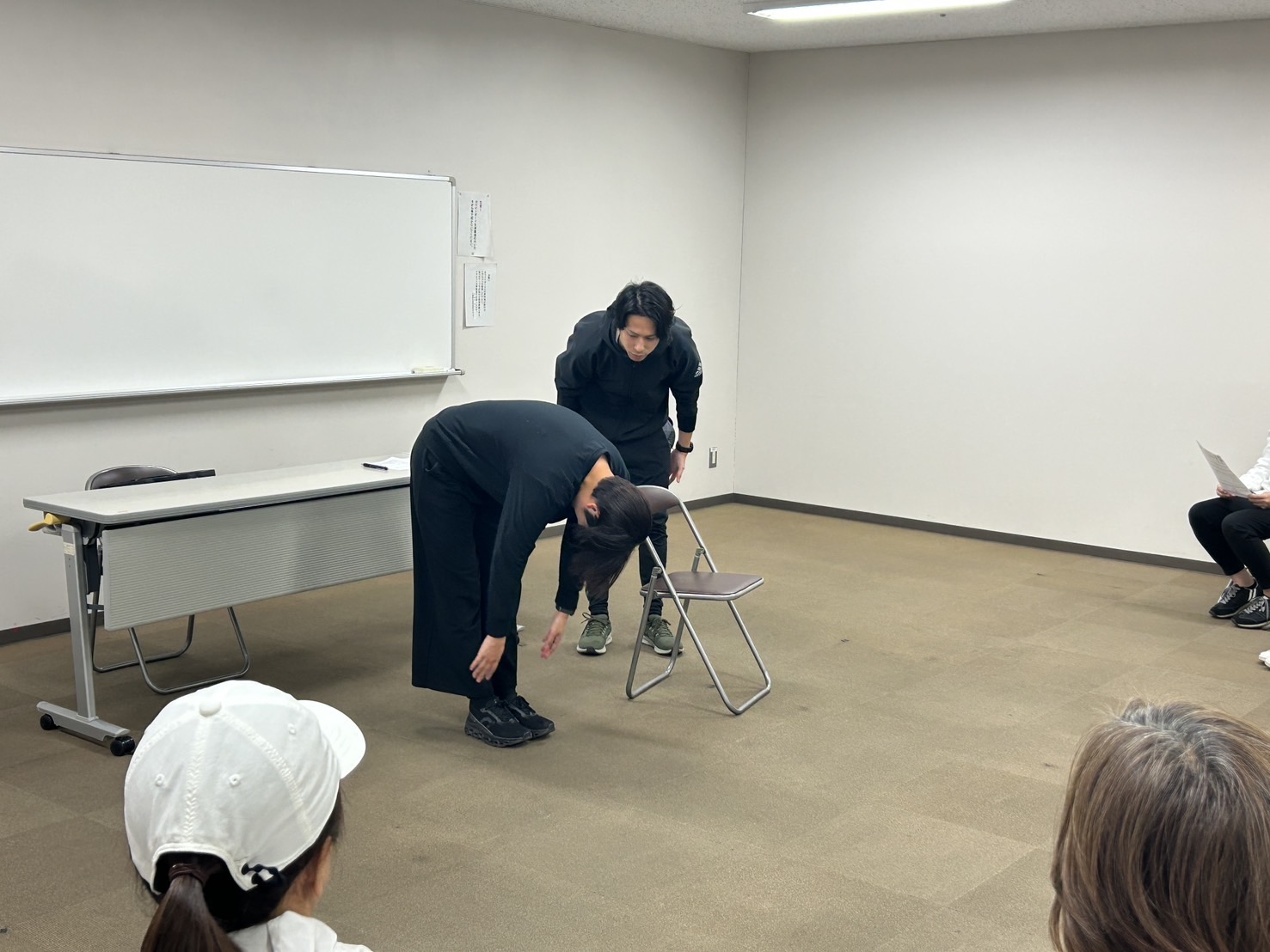 ベージュ　シンプル　写真　紹介　表紙　フリーランス　インスタグラム投稿　縦長